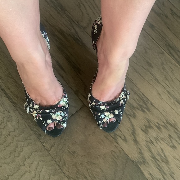 Vintage Kenneth Cole (Tribeca Production brand) open-toed stilettos. Size 9. - Picture 10 of 12